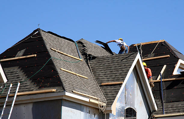 Best Roof Gutter Cleaning  in Washington Mills, NY